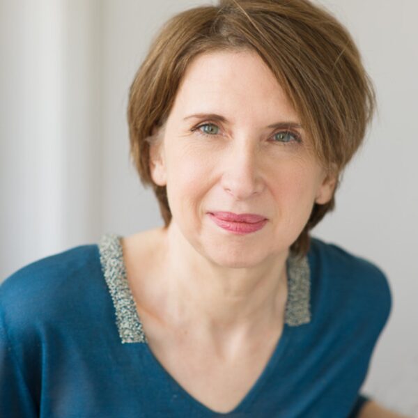 Portrait of author Kathryn Hughes